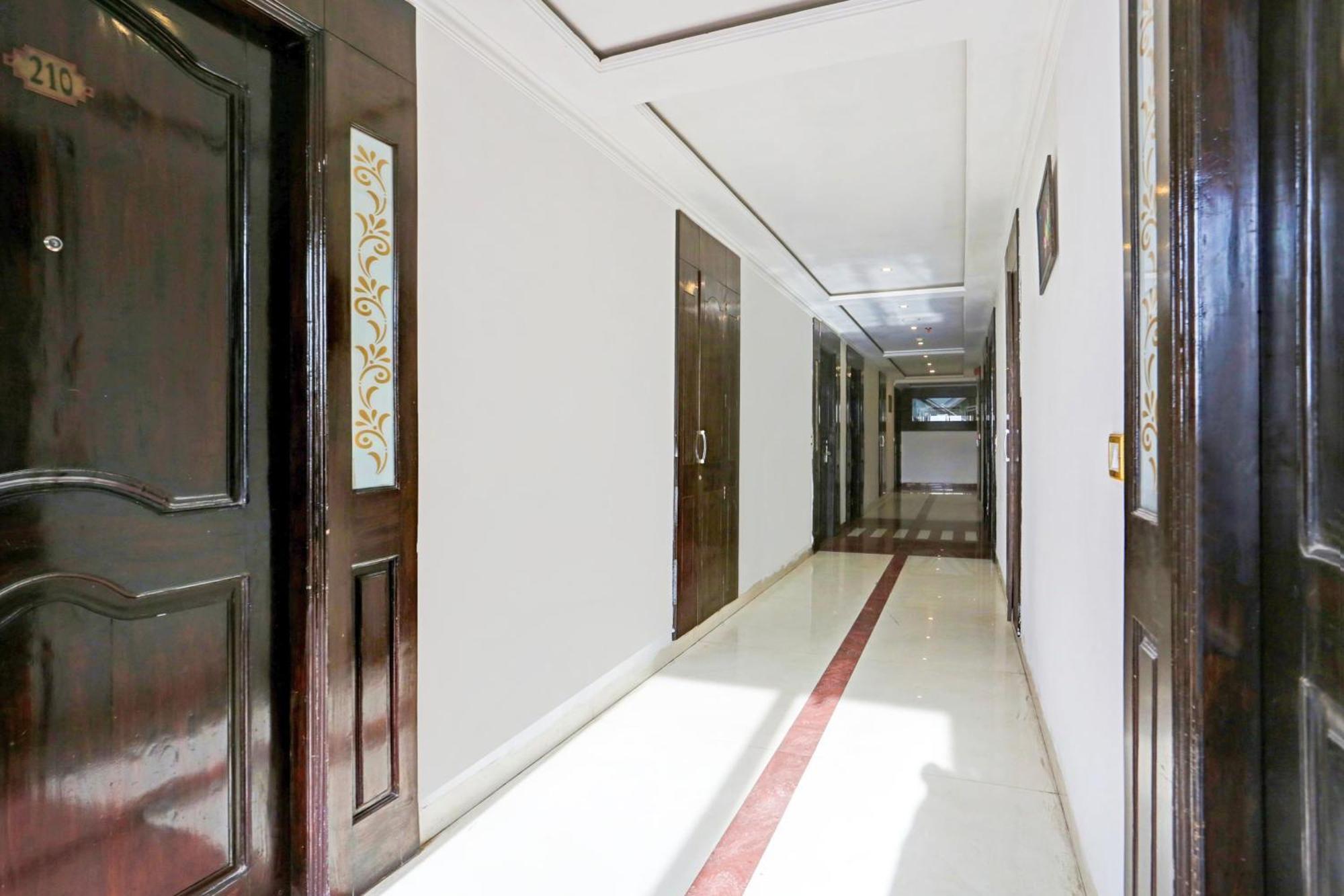 Super Townhouse Oak Dharamshala Near Maximus Mall Exterior foto