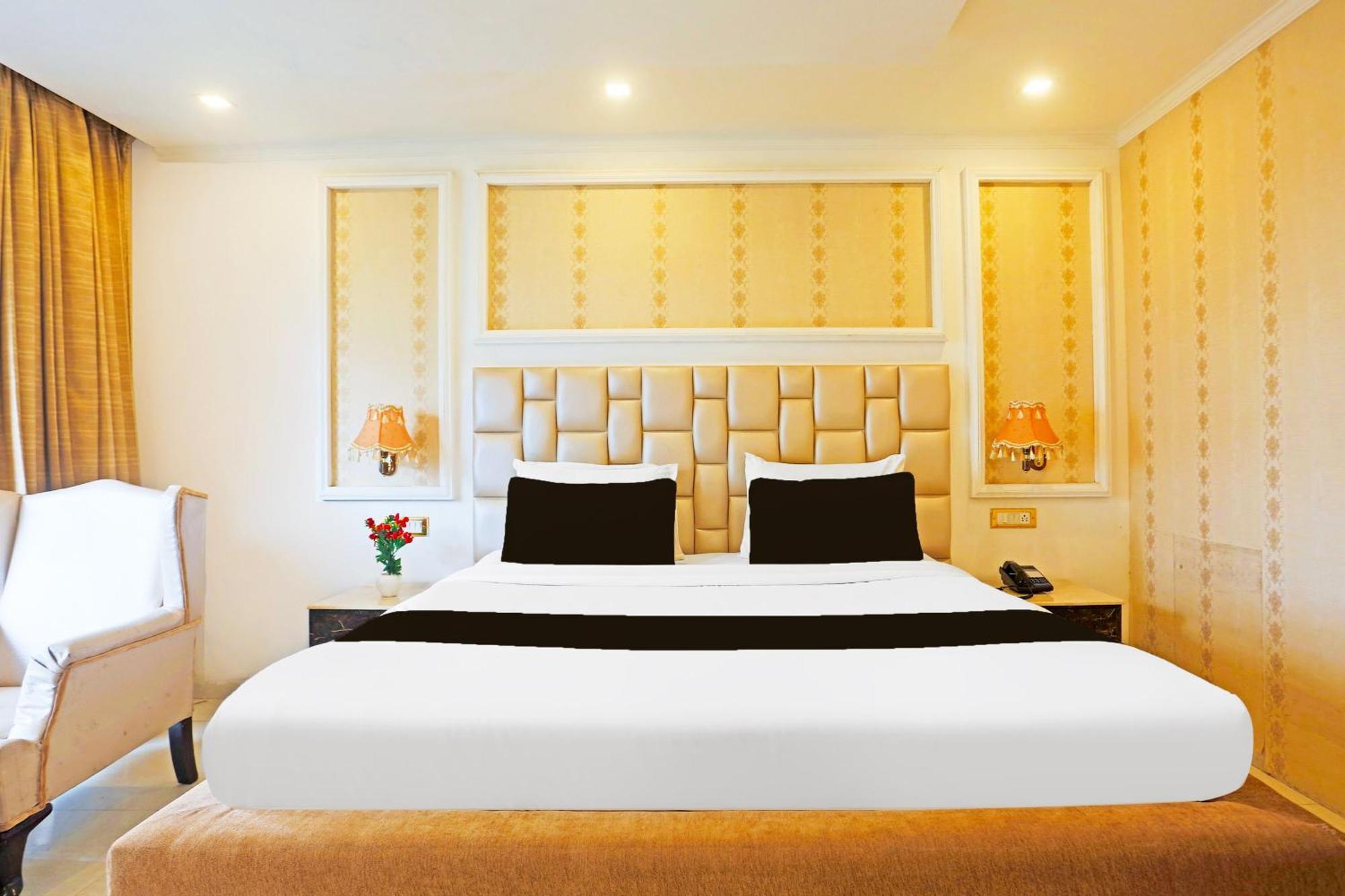 Super Townhouse Oak Dharamshala Near Maximus Mall Exterior foto