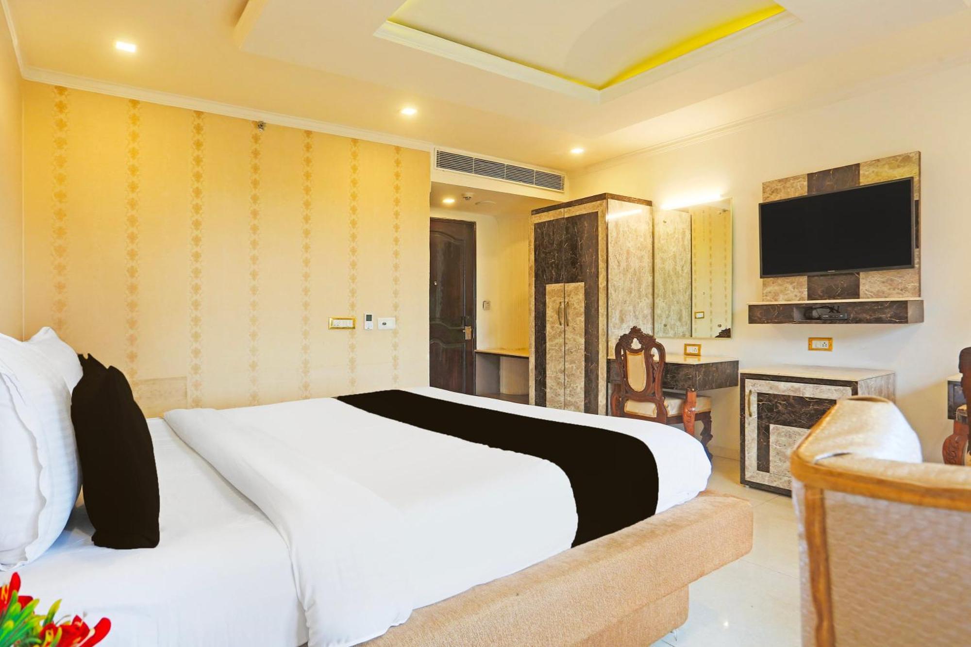 Super Townhouse Oak Dharamshala Near Maximus Mall Exterior foto